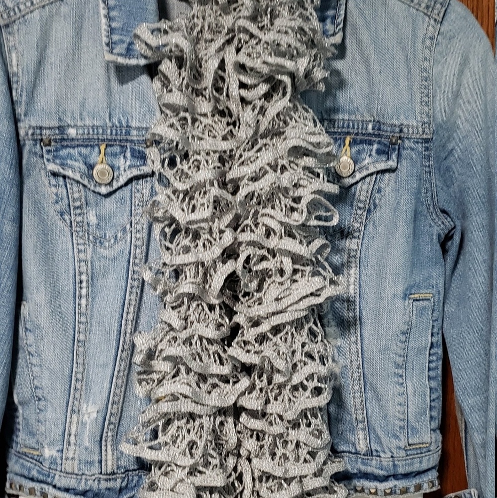 Knitted Ruffle Scarf
